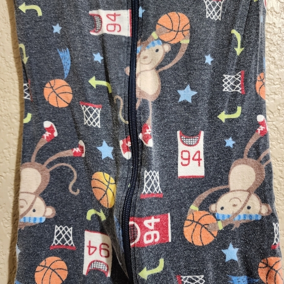 Old Navy monkey basketball zip up footie pajama Size 2T - Picture 2 of 11